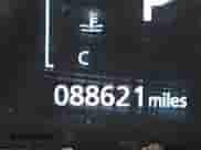 2019 Mitsubishi Outlander ES z VIN JA4AZ3A39KZ004223, wystawiony jako IAAI lot #43507250 z przebiegiem 88 621 mil mil oraz . Historia ofert i sprzedaży dostępna na DreamBid. Obrazek 16.