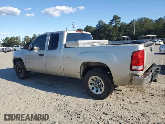 2007 GMC Sierra 1500 SLE1 with VIN 1GTEC19CX7Z505310, listed as a Copart auction lot 55845365 with 273,193 mi miles and Non repairable. Bid and sale history available at DreamBid. Image 2.