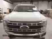 2025 Ford F-250 XL z VIN 1FT7W2BT8SED32094, wystawiony jako IAAI lot #43304180 z przebiegiem 7 748 mil mil oraz . Historia ofert i sprzedaży dostępna na DreamBid. Obrazek 12.