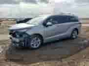 2024 Toyota Sienna Limited с VIN 5TDZRKEC9RS181136, выставлен на аукционе Copart как лот 64424245 с пробегом 26 062 миль миль и Списание • Salvage title. История ставок и продаж доступна на DreamBid. Изображение 1.