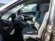 2018 Hyundai Santa Fe 2.4L с VIN 5XYZT3LB0JG541283, выставлен на аукционе Copart как лот 70585085 с пробегом 78 440 миль миль и Списание • Salvage title. История ставок и продаж доступна на DreamBid. Изображение 7.