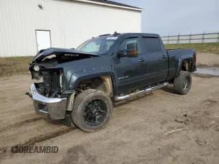 2019 Chevrolet Silverado 2500HD LT z VIN 1GC1KSEG6KF215608, wystawiony jako Copart lot #52547245 z przebiegiem 45 778 mil mil oraz Czysty tytuł • Clean title. Historia ofert i sprzedaży dostępna na DreamBid. Obrazek 1.