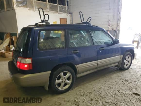 2001 Subaru Forester S with VIN JF1SF65501H761683, listed as a Copart auction lot 69635725 with 207,855 mi miles and Clean title. Bid and sale history available at DreamBid. Image 3.