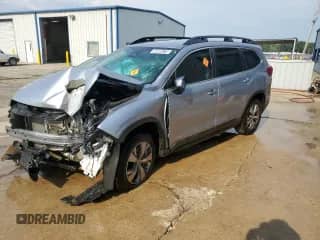 2025 Subaru Ascent Premium z VIN 4S4WMADD8S3420409, wystawiony jako Copart lot #80908425 z przebiegiem Nie podano mil oraz Czysty tytuł • Clean title. Historia ofert i sprzedaży dostępna na DreamBid. Obrazek 1.