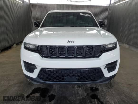 2024 Jeep Grand Cherokee Altitude z VIN 1C4RJGAG2R8546600, wystawiony jako Copart lot #81254985 z przebiegiem 33 527 mil mil oraz Czysty tytuł • Clean title. Historia ofert i sprzedaży dostępna na DreamBid. Obrazek 5.