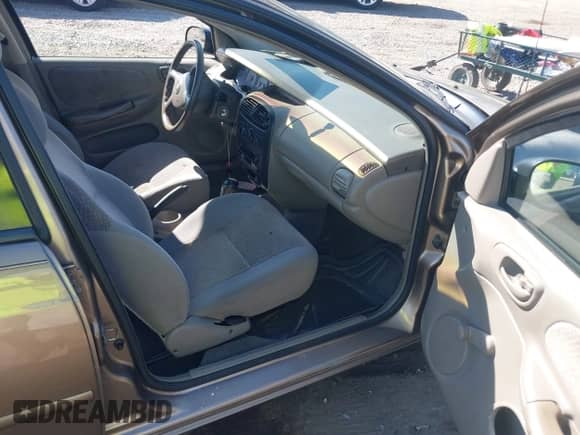 2000 Dodge Neon Highline z VIN 1B3ES46C7YD857818, wystawiony jako IAAI lot #43011751 z przebiegiem 198 792 mil mil oraz . Historia ofert i sprzedaży dostępna na DreamBid. Obrazek 5.