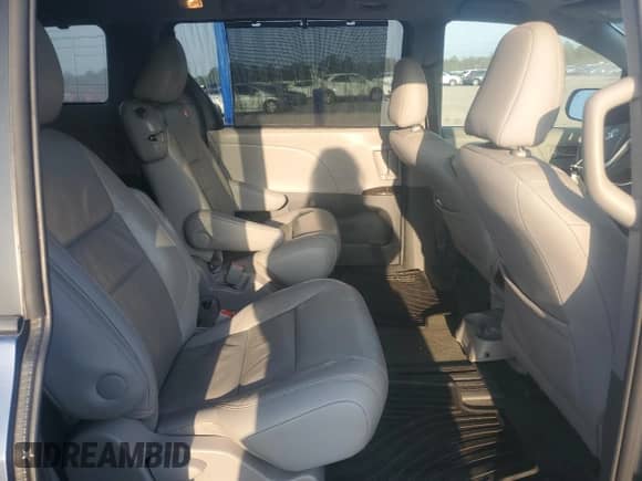 2017 Toyota Sienna XLE Auto Access Seat with VIN 5TDYZ3DC5HS880006, listed as a Copart auction lot 81452965 with 291,827 mi miles and Salvage title. Bid and sale history available at DreamBid. Image 11.