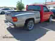 2005 GMC Sierra 1500 Work Truck z VIN 1GTEC14XX5Z187194, wystawiony jako IAAI lot #42644156 z przebiegiem 213 308 mil mil oraz . Historia ofert i sprzedaży dostępna na DreamBid. Obrazek 4.