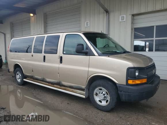 2012 Chevrolet Express Passenger 1LS with VIN 1GAZGZFA1C1125149, listed as a Copart auction lot 51535005 with 199,166 mi miles and Clean title. Bid and sale history available at DreamBid. Image 4.
