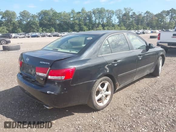 2007 Hyundai Sonata SE с VIN 5NPEU46F37H159248, выставлен на аукционе IAAI как лот 43221447 с пробегом Не указан миль и . История ставок и продаж доступна на DreamBid. Изображение 4.