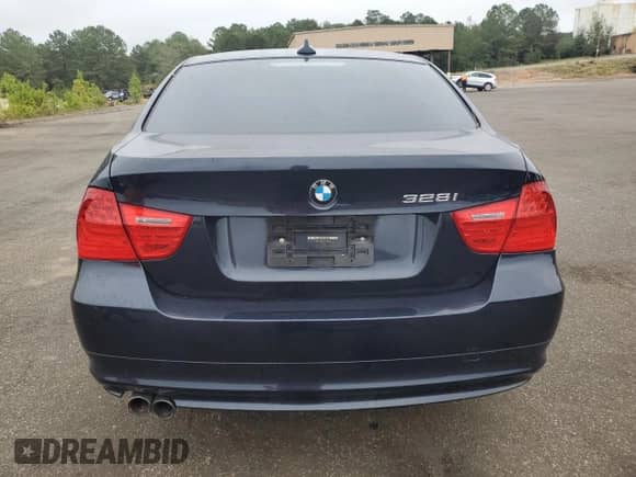 2010 BMW 3 Series 328i xDrive с VIN WBAPK5C52AA652902, выставлен на аукционе Copart как лот 84583575 с пробегом Не указан миль и Списание • Salvage title. История ставок и продаж доступна на DreamBid. Изображение 6.