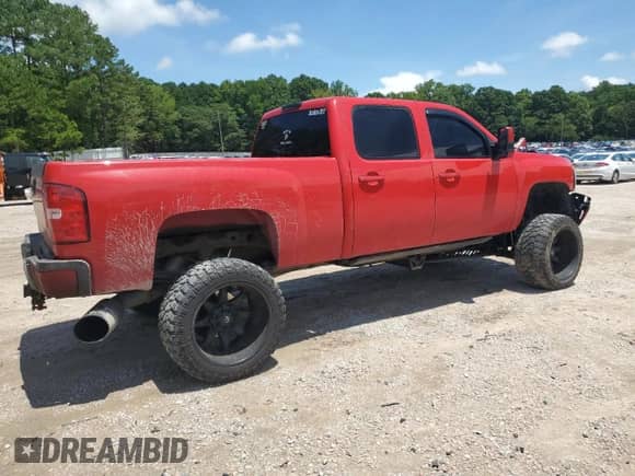2013 Chevrolet Silverado 2500HD LT with VIN 1GC1KXC8XDF196413, listed as a Copart auction lot 64407735 with 262,268 mi miles and Salvage title. Bid and sale history available at DreamBid. Image 3.