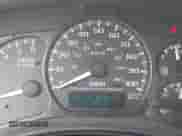 2002 Chevrolet Tahoe LS z VIN 1GNEC13Z02R155893, wystawiony jako IAAI lot #42425644 z przebiegiem 253 678 mil mil oraz . Historia ofert i sprzedaży dostępna na DreamBid. Obrazek 7.