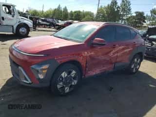 2024 Hyundai Kona SEL с VIN KM8HC3AB5RU106134, выставлен на аукционе Copart как лот 68766334 с пробегом 9 327 миль миль и Чистый • Clean title. История ставок и продаж доступна на DreamBid. Изображение 1.