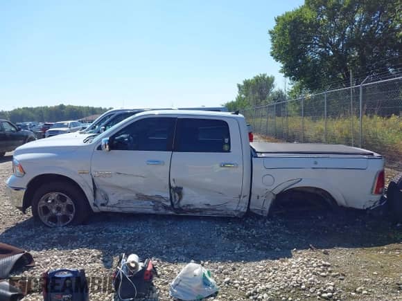 2018 Ram 1500 Laramie с VIN 1C6RR7NT3JS146608, выставлен на аукционе IAAI как лот 43220065 с пробегом 157 074 миль миль и . История ставок и продаж доступна на DreamBid. Изображение 14.