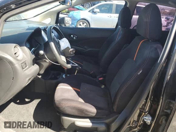 2015 Nissan Note SV z VIN 3N1CE2CP5FL362486, wystawiony jako Copart lot #83848285 z przebiegiem 81 214 mil mil oraz Szkoda całkowita • Salvage title. Historia ofert i sprzedaży dostępna na DreamBid. Obrazek 7.