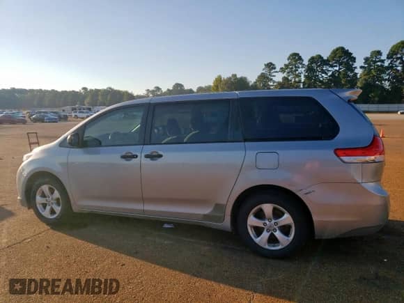 2011 Toyota Sienna с VIN 5TDKA3DC1BS001587, выставлен на аукционе Copart как лот 84436045 с пробегом 198 139 миль миль и Чистый • Clean title. История ставок и продаж доступна на DreamBid. Изображение 2.