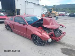 2007 Ford Mustang GT Deluxe z VIN 1ZVHT82H575200488, wystawiony jako IAAI lot #43074123 z przebiegiem 93 706 mil mil oraz . Historia ofert i sprzedaży dostępna na DreamBid. Obrazek 1.