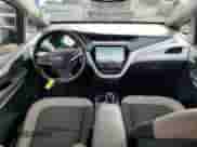 2017 Chevrolet Bolt EV LT z VIN 1G1FW6S0XH4190721, wystawiony jako Copart lot #75308843 z przebiegiem 95 682 mil mil oraz . Historia ofert i sprzedaży dostępna na DreamBid. Obrazek 8.