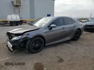 2021 Toyota Camry Hybrid XSE with VIN 4T1K31AK1MU555989, listed as a Copart auction lot 68739885 with 40,120 mi miles and Salvage title. Bid and sale history available at DreamBid. Image 1.