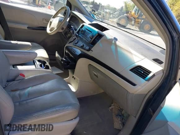 2011 Toyota Sienna LE AAS with VIN 5TDKK3DC1BS021934, listed as a IAAI auction lot 43176811 with 281,090 mi miles and . Bid and sale history available at DreamBid. Image 5.