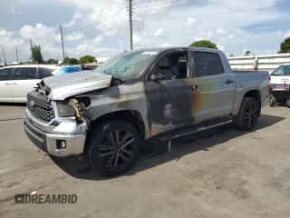 2019 Toyota Tundra SR5 с VIN 5TFEM5F11KX142018, выставлен на аукционе Copart как лот 67743725 с пробегом Не указан миль и На запчасти • Non repairable. История ставок и продаж доступна на DreamBid. Изображение 1.