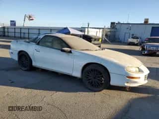 1998 Chevrolet Camaro z VIN 2G1FP22K2W2121371, wystawiony jako Copart lot #78728954 z przebiegiem Nie podano mil oraz Czysty tytuł • Clean title. Historia ofert i sprzedaży dostępna na DreamBid. Obrazek 4.
