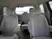 2015 Toyota Sienna LE z VIN 5TDJK3DC5FS125313, wystawiony jako Copart lot #68754505 z przebiegiem 121 490 mil mil oraz Szkoda całkowita • Salvage title. Historia ofert i sprzedaży dostępna na DreamBid. Obrazek 10.