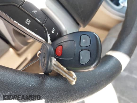 2007 Chevrolet Equinox LS with VIN 2CNDL13F776047313, listed as a IAAI auction lot 43453918 with 202,878 mi miles and . Bid and sale history available at DreamBid. Image 11.