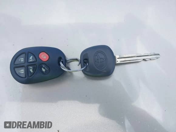 2004 Toyota Sienna XLE z VIN 5TDZA22C94S095684, wystawiony jako IAAI lot #42738921 z przebiegiem 155 272 mil mil oraz . Historia ofert i sprzedaży dostępna na DreamBid. Obrazek 11.