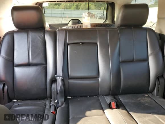 2011 Chevrolet Tahoe LS с VIN 1GNSKAE08BR204021, выставлен на аукционе Copart как лот 65630435 с пробегом 99 355 миль миль и Списание • Salvage title. История ставок и продаж доступна на DreamBid. Изображение 10.