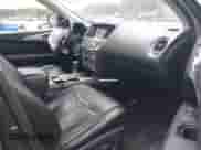 2020 Nissan Pathfinder SL z VIN 5N1DR2CM7LC598183, wystawiony jako IAAI lot #43078037 z przebiegiem 57 230 mil mil oraz . Historia ofert i sprzedaży dostępna na DreamBid. Obrazek 5.