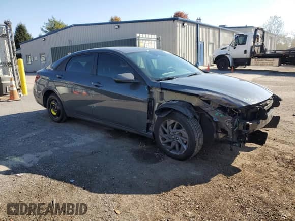 2024 Hyundai Elantra SEL z VIN KMHLM4DG4RU694645, wystawiony jako Copart lot #89689735 z przebiegiem 45 331 mil mil oraz Szkoda całkowita • Salvage title. Historia ofert i sprzedaży dostępna na DreamBid. Obrazek 4.