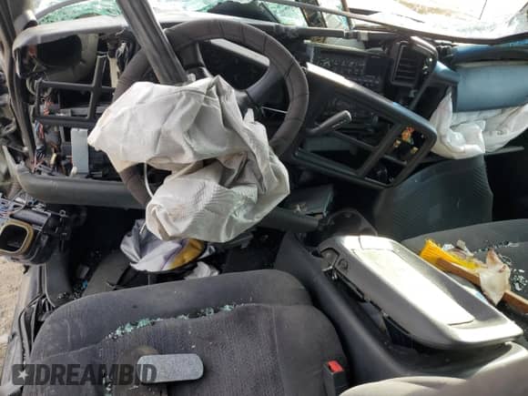 2002 Chevrolet Silverado 1500 LS с VIN 2GCEC19T121328132, выставлен на аукционе Copart как лот 63378195 с пробегом Не указан миль и Списание • Salvage title. История ставок и продаж доступна на DreamBid. Изображение 8.