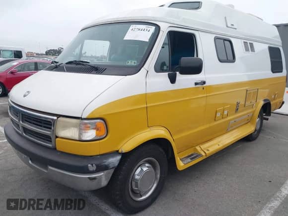1996 Dodge RAM with VIN 2B6KB31YXTK112921, listed as a IAAI auction lot 42784434 with 119,187 mi miles and . Bid and sale history available at DreamBid. Image 2.