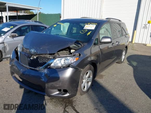 2015 Toyota Sienna LE z VIN 5TDKK3DC0FS671554, wystawiony jako IAAI lot #43539146 z przebiegiem 189 016 mil mil oraz . Historia ofert i sprzedaży dostępna na DreamBid. Obrazek 18.