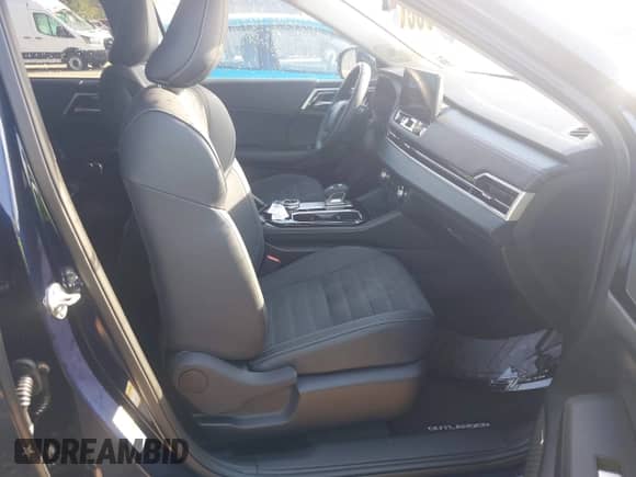 2025 Mitsubishi Outlander SE с VIN JA4J4VA85SZ047463, выставлен на аукционе IAAI как лот 43551119 с пробегом 6 297 миль миль и . История ставок и продаж доступна на DreamBid. Изображение 5.