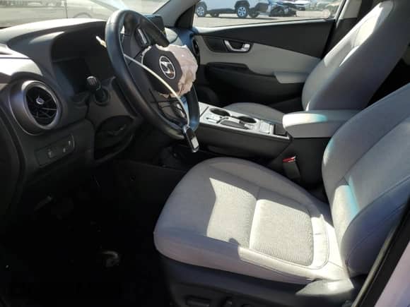 2023 Hyundai Kona SEL with VIN KM8K33AG1PU189155, listed as a Copart auction lot 84554605 with 45,935 mi miles and Non repairable. Bid and sale history available at DreamBid. Image 7.