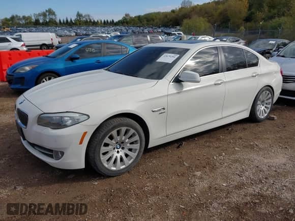 2012 BMW 5 Series 528i xDrive с VIN WBAXH5C58CDW06698, выставлен на аукционе IAAI как лот 43479294 с пробегом 151 868 миль миль и . История ставок и продаж доступна на DreamBid. Изображение 2.