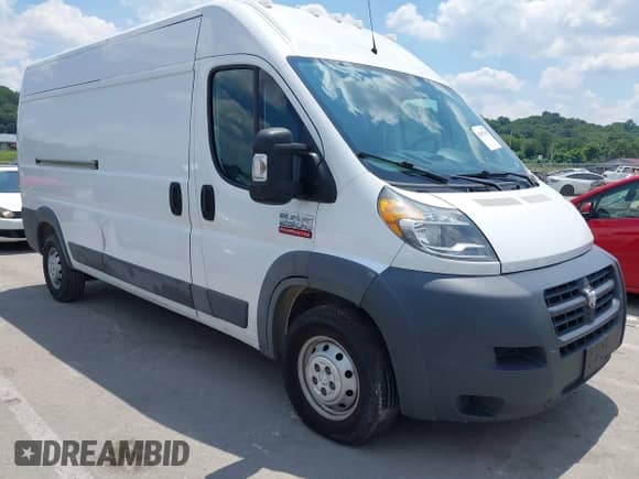 2018 Ram ProMaster Cargo z VIN 3C6TRVDG3JE147615, wystawiony jako IAAI lot #42657540 z przebiegiem 226 520 mil mil oraz . Historia ofert i sprzedaży dostępna na DreamBid. Obrazek 1.