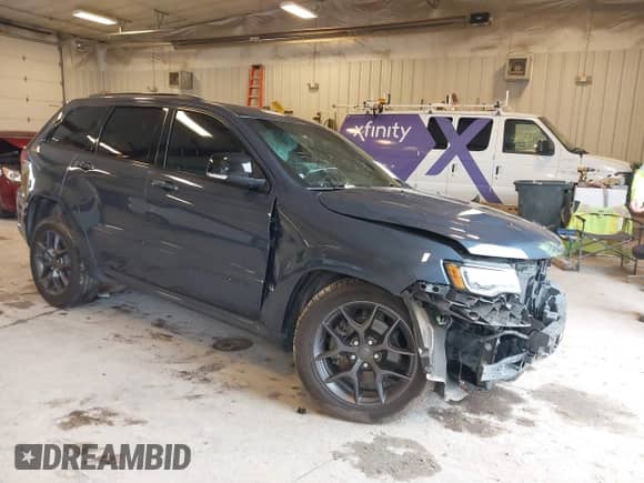 2020 Jeep Grand Cherokee Limited X z VIN 1C4RJFBTXLC144561, wystawiony jako IAAI lot #43049494 z przebiegiem 65 944 mil mil oraz . Historia ofert i sprzedaży dostępna na DreamBid. Obrazek 1.