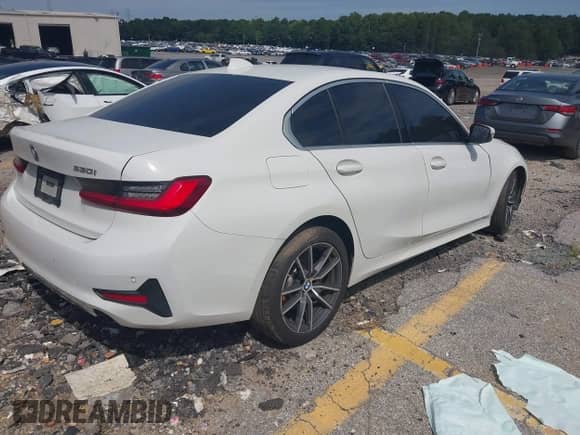 2020 BMW 3 Series 330i with VIN 3MW5R1J09L8B29779, listed as a IAAI auction lot 43077338 with 73,062 mi miles and . Bid and sale history available at DreamBid. Image 4.