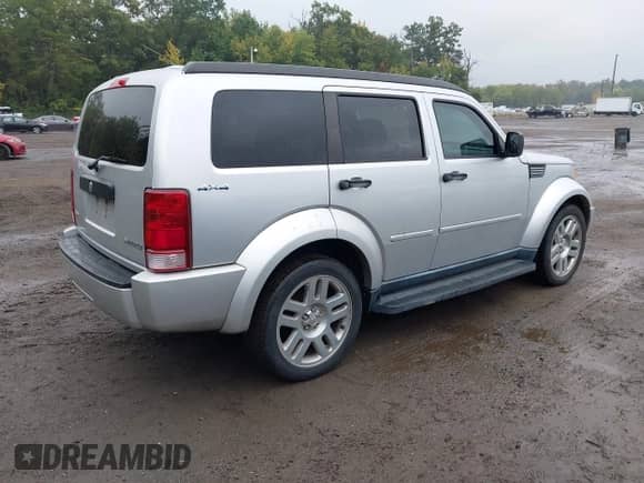 2011 Dodge Nitro Heat with VIN 1D4PU4GKXBW582709, listed as a IAAI auction lot 43149996 with 169,385 mi miles and . Bid and sale history available at DreamBid. Image 4.
