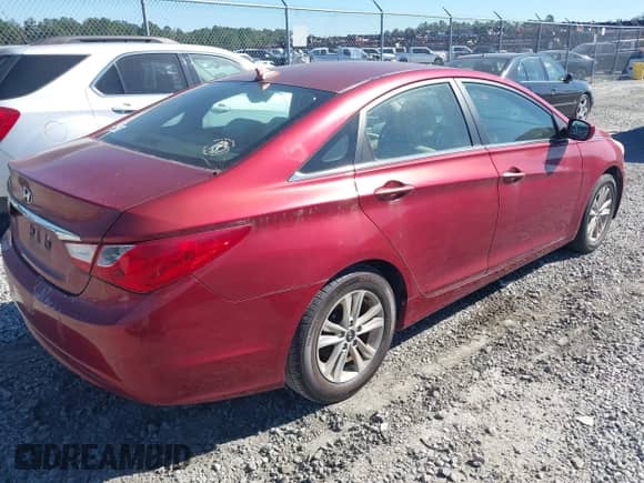 2013 Hyundai Sonata GLS z VIN 5NPEB4AC4DH633870, wystawiony jako IAAI lot #43503493 z przebiegiem 151 858 mil mil oraz . Historia ofert i sprzedaży dostępna na DreamBid. Obrazek 4.