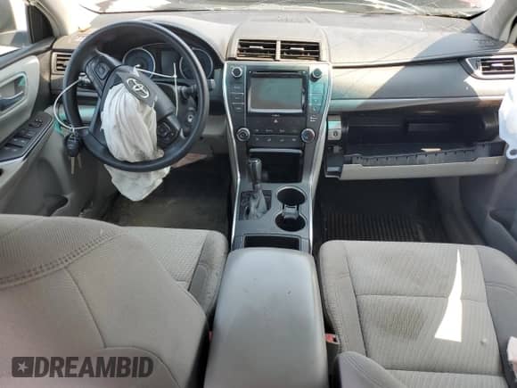 2017 Toyota Camry LE z VIN 4T1BF1FK8HU721849, wystawiony jako Copart lot #81603405 z przebiegiem 133 731 mil mil oraz Szkoda całkowita • Salvage title. Historia ofert i sprzedaży dostępna na DreamBid. Obrazek 8.