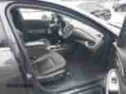 2016 Chevrolet Malibu LT z VIN 1G1ZE5ST1GF322773, wystawiony jako IAAI lot #43389880 z przebiegiem 99 582 mil mil oraz . Historia ofert i sprzedaży dostępna na DreamBid. Obrazek 5.