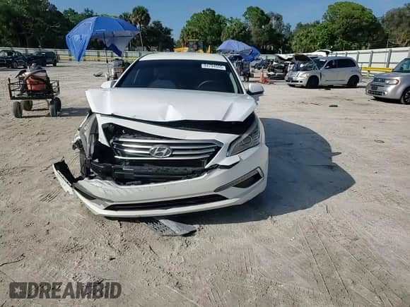 2015 Hyundai Sonata SE с VIN 5NPE24AF2FH153565, выставлен на аукционе Copart как лот 84794555 с пробегом 169 683 миль миль и Списание • Salvage title. История ставок и продаж доступна на DreamBid. Изображение 13.