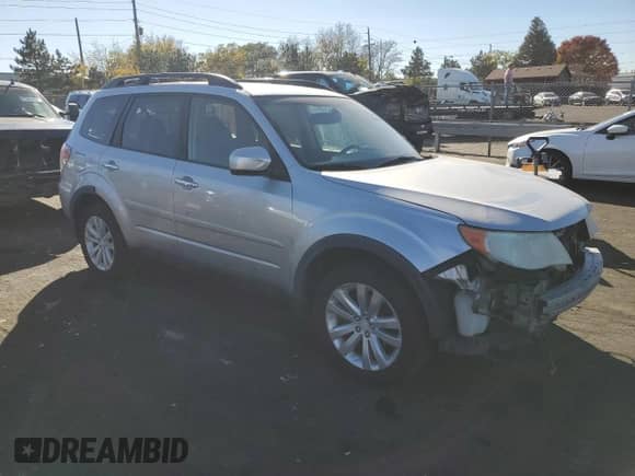 2011 Subaru Forester X Limited z VIN JF2SHAFC1BH707672, wystawiony jako Copart lot #77356504 z przebiegiem 225 111 mil mil oraz Szkoda całkowita • Salvage title. Historia ofert i sprzedaży dostępna na DreamBid. Obrazek 4.