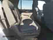 2022 Chevrolet Tahoe LS z VIN 1GNSCMKD2NR341157, wystawiony jako Copart lot #63491735 z przebiegiem 24 554 mil mil oraz Szkoda całkowita • Salvage title. Historia ofert i sprzedaży dostępna na DreamBid. Obrazek 11.