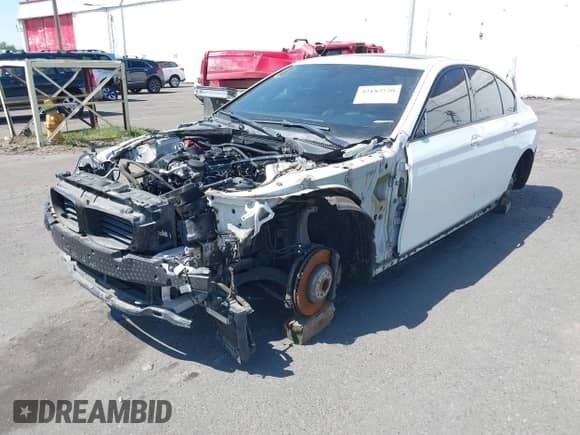 2015 BMW 5 Series 535i с VIN WBA5B1C51FD920568, выставлен на аукционе IAAI как лот 42182520 с пробегом Не указан миль и . История ставок и продаж доступна на DreamBid. Изображение 2.